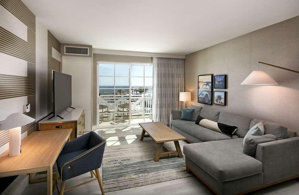 Inn At The Pier Pismo Beach, Curio Collection By Hilton Chambre photo