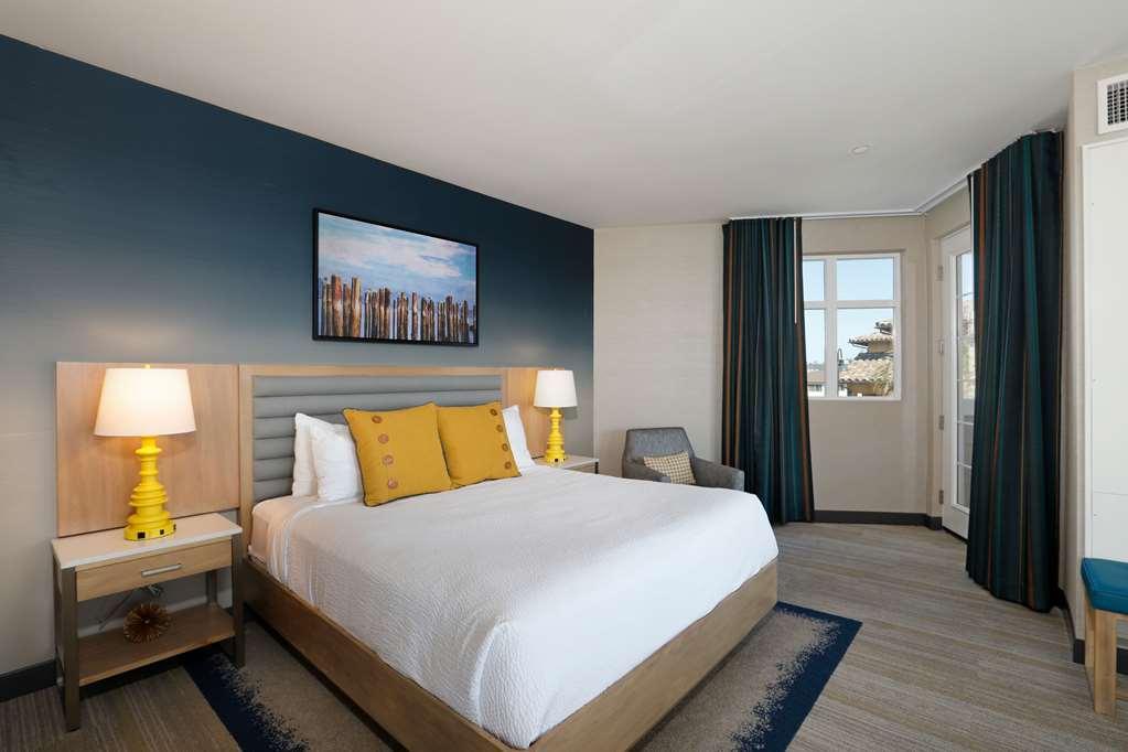 Inn At The Pier Pismo Beach, Curio Collection By Hilton Chambre photo