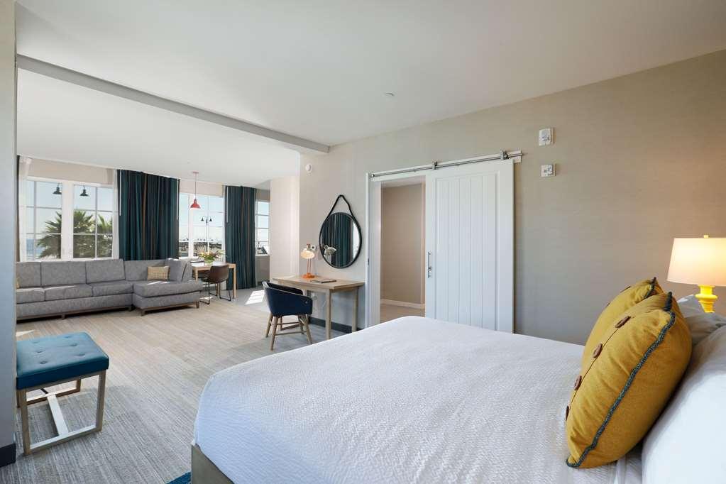 Inn At The Pier Pismo Beach, Curio Collection By Hilton Chambre photo